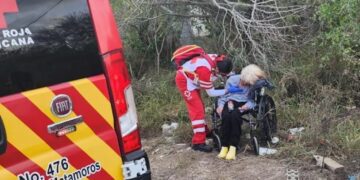 Autoridades de Tamaulipas indagan el abandono de una adulta mayor hallada en zona rural de Matamoros
