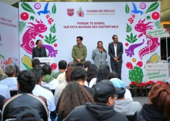 CDMX promueve envoltura ecológica con módulos de papel reutilizado en centros comerciales