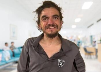 Ingresan al hospital a Tylor Chase tras incidente en un hotel; reportan estado estable