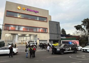 Realizan operativo en mini bodegas de Miguel Hidalgo por posible resguardo de artículos robados