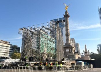 Preparan festejo de Año Nuevo en Reforma; instalan escenario y anuncian cierres viales