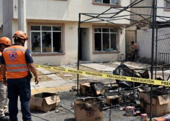 Estallido de pirotecnia en tianguis de Irapuato provoca cuatro lesionados y daños materiales