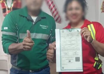 Pareja celebra su divorcio y se vuelve viral