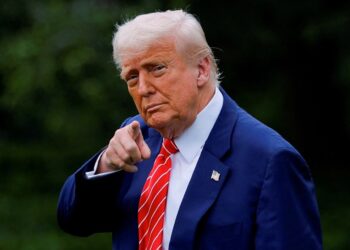 Trump confirma ofensiva aérea contra el Estado Islámico y revela que retrasó el ataque como “regalo de Navidad”