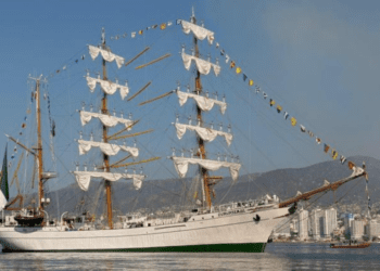 El Buque Cuauhtémoc vuelve a Acapulco tras reparación y meses de travesía