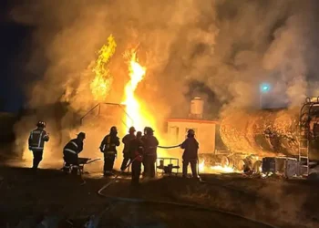 Se incendia pipa con diésel en zona industrial de Altamira