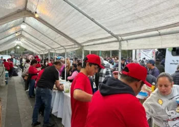 Reparten casi cuatro toneladas de tacos a peregrinos