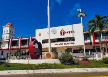 Bala perdida hiere a funcionario dentro del Ayuntamiento de Tuxpan durante festejos de Año Nuevo