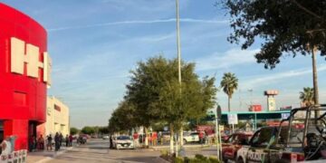 Tiroteo cerca de supermercado en Apodaca provoca resguardo de clientes y empleados