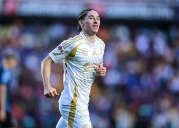 Marcelo Flores se acerca a Canadá y reabre el debate sobre su futuro internacional