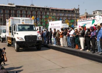Inicia CDMX modernización del servicio de limpia con nuevos camiones recolectores
