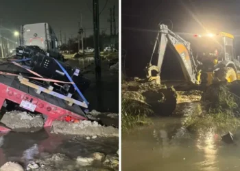 Tractocamión evade caseta y provoca fuga de agua que afecta a municipios de Nuevo León