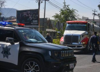 Decomisan 42 mil litros de combustible ilegal y realizan operativos en cinco estados