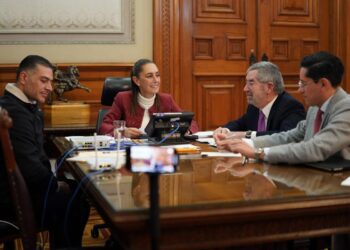 Sheinbaum dialoga con Trump sobre seguridad y rechaza presencia militar de EU