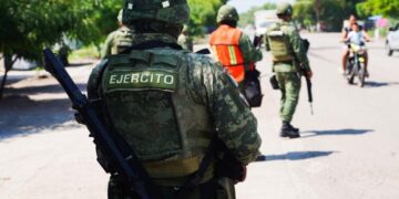 Operativos federales dejan armas, drogas aseguradas y un menor detenido en Michoacán