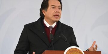 Mujeres lideran obtención de títulos y avanzan en áreas científicas en México