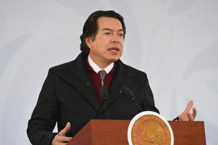 Mujeres lideran obtención de títulos y avanzan en áreas científicas en México