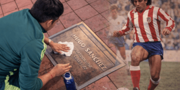 Aficionado mexicano rescata del olvido el homenaje a Hugo Sánchez en el Metropolitano