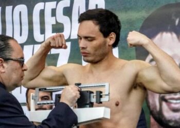 Chávez Jr supera la báscula y queda listo para su combate en San Luis Potosí