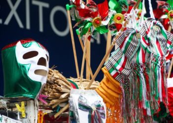 ¡EL ROBO DEL SIGLO! Ambulantes y “peces gordos” le arrebatan el Mundial en la CDMX a los pequeños negocios: ¡Se quedarán con toda la lana!