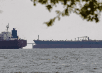 Éxodo de petroleros sancionados tras operativo en Caracas: al menos 16 buques salen de Venezuela