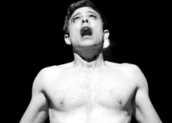 Hugo Alfredo Hinojosa y su ópera prima Ad Absurdum: triunfo internacional del cine independiente mexicano