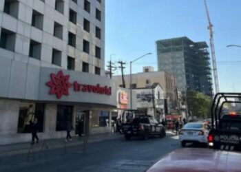 ¡MALDICIÓN EN LOS HOTELES! Hallan a abuelita muerta en pleno centro de Monterrey; es la segunda mujer que “no sale viva” de su habitación