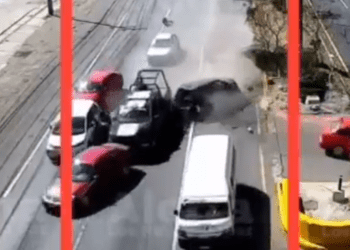 Patrulla provoca carambola en la México-Texcoco tras perder control