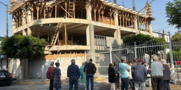 Habitantes de Lomas Estrella demandan cierre definitivo de construcción irregular en Iztapalapa