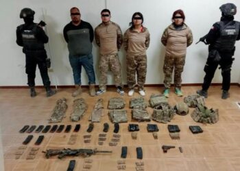 Detienen a cuatro personas armadas y con equipo táctico en Doctor Arroyo, Nuevo León