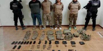 Detienen a cuatro personas armadas y con equipo táctico en Doctor Arroyo, Nuevo León