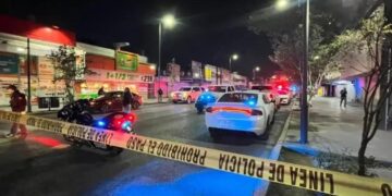 Enfrentamiento armado en el centro de Monterrey deja siete personas lesionadas