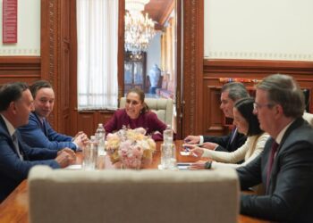Presidenta sostiene encuentro con líderes de GE Vernova y Xignux para fortalecer inversión energética