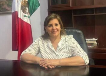 Emboscada en carretera deja sin vida al hijo de alcaldesa de Bacanora; la edil resulta herida