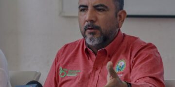 Trabajadoras y trabajadores del Estado de Nayarit, agremiados al SUTSEM, emprenden éxodo a pie de Tuxpan a Tepic ante falta de pago de prestaciones y denuncian criminalización de la protesta social