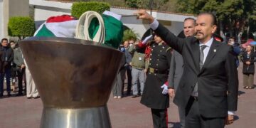 Pedro Rodríguez conmemora el día de la bandera