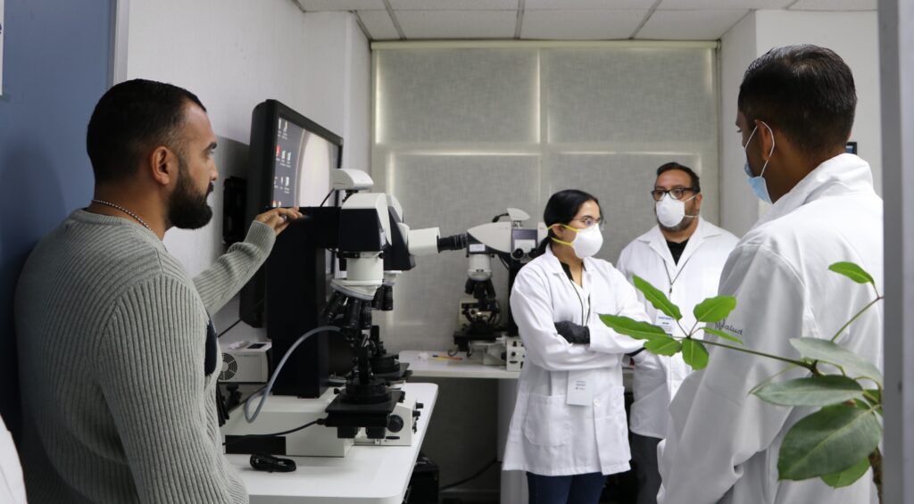 Recibe IJCF a universitarios en visitas académicas para conocer áreas y actividades